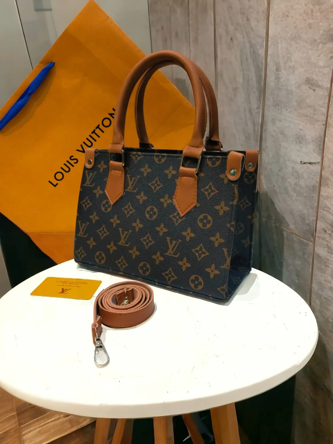 Louis Vuitton AAA Quality Shoulder Bag for Women (Brown LV Print )